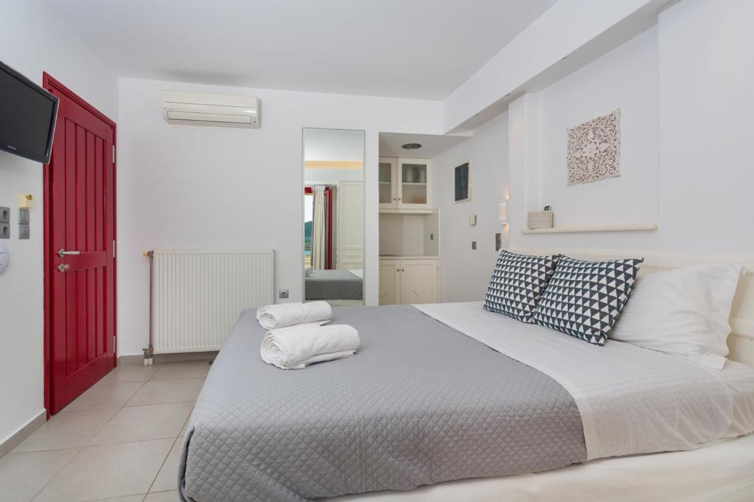 Katerina Mare Aparthotel Náousa Exteriör bild